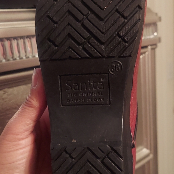 Shoes - Picture 4 of 4